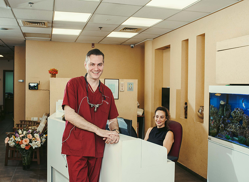 מרפאה שיניים בתל אביב מציעה טיפולי שיניים ביום אחד בהרדמה כללית ומגוון רחב של טיפולי אסתטיות באמצעות ציפויי חרסינה. 